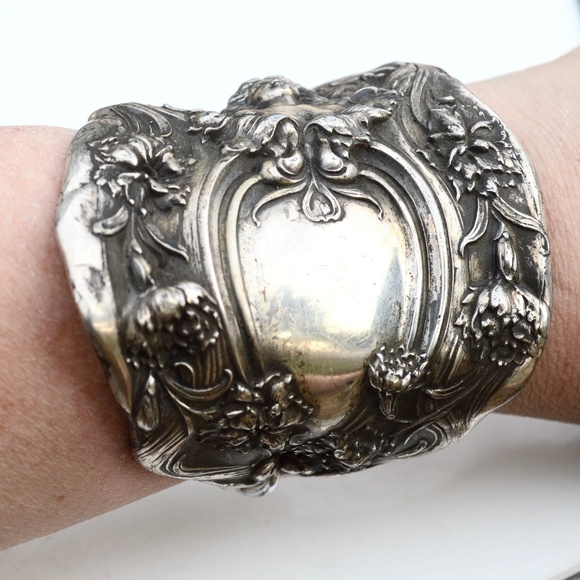 Victorian Goddess Silverplate Art Nouveau Cuff Silver Lady Face Cuff Bracelet - Picture 2 of 11